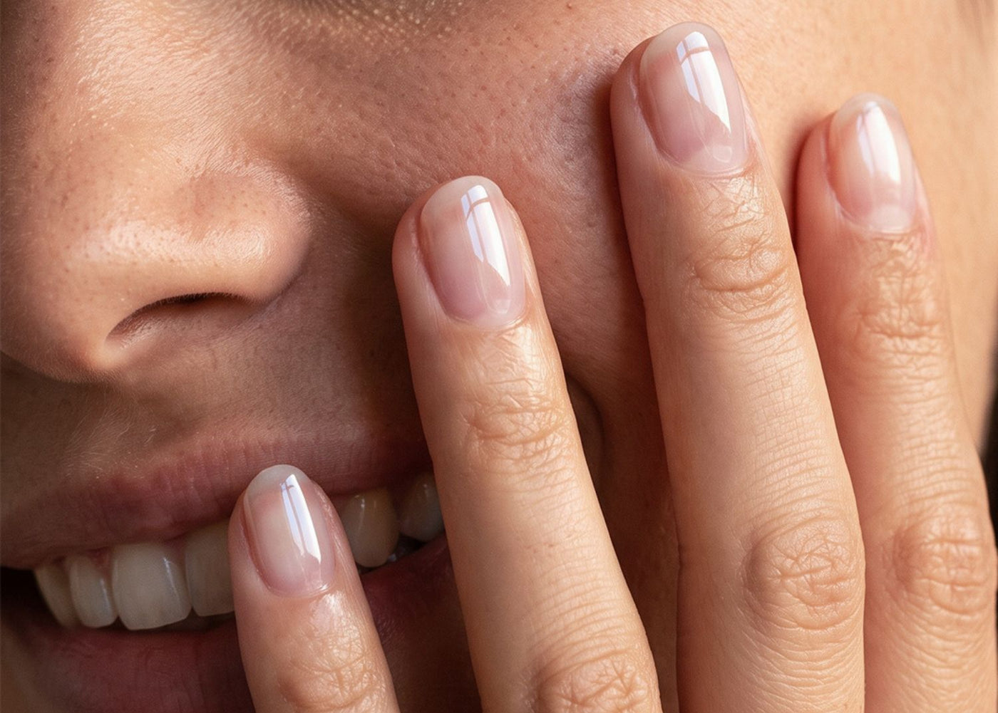 Vernis sur ongles courts : quelle couleur choisir et comment l'appliquer ?